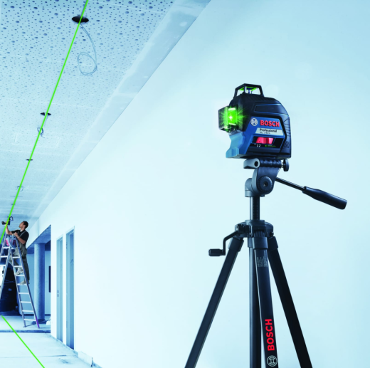 Линейный лазерный нивелир BOSCH GLL 3-80 G AA (осепостроитель, уровень)